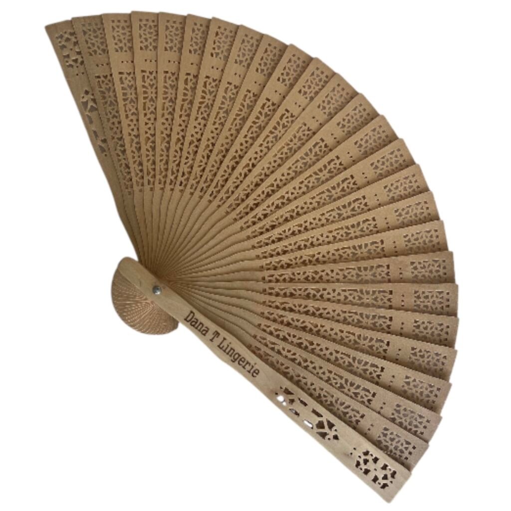 מניפה ממותגת